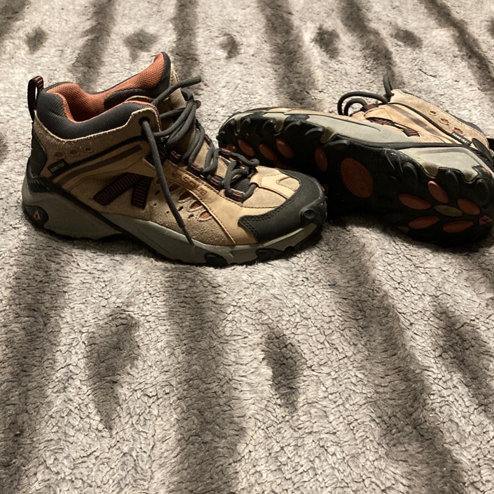 Vasque Tan and Black Women's Athletic Shoes